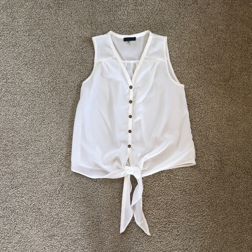 Cato White V-Neck Button-Up Tie-Front Top M